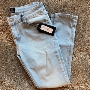 NWT Just Black Light Denim Skinny Ankle